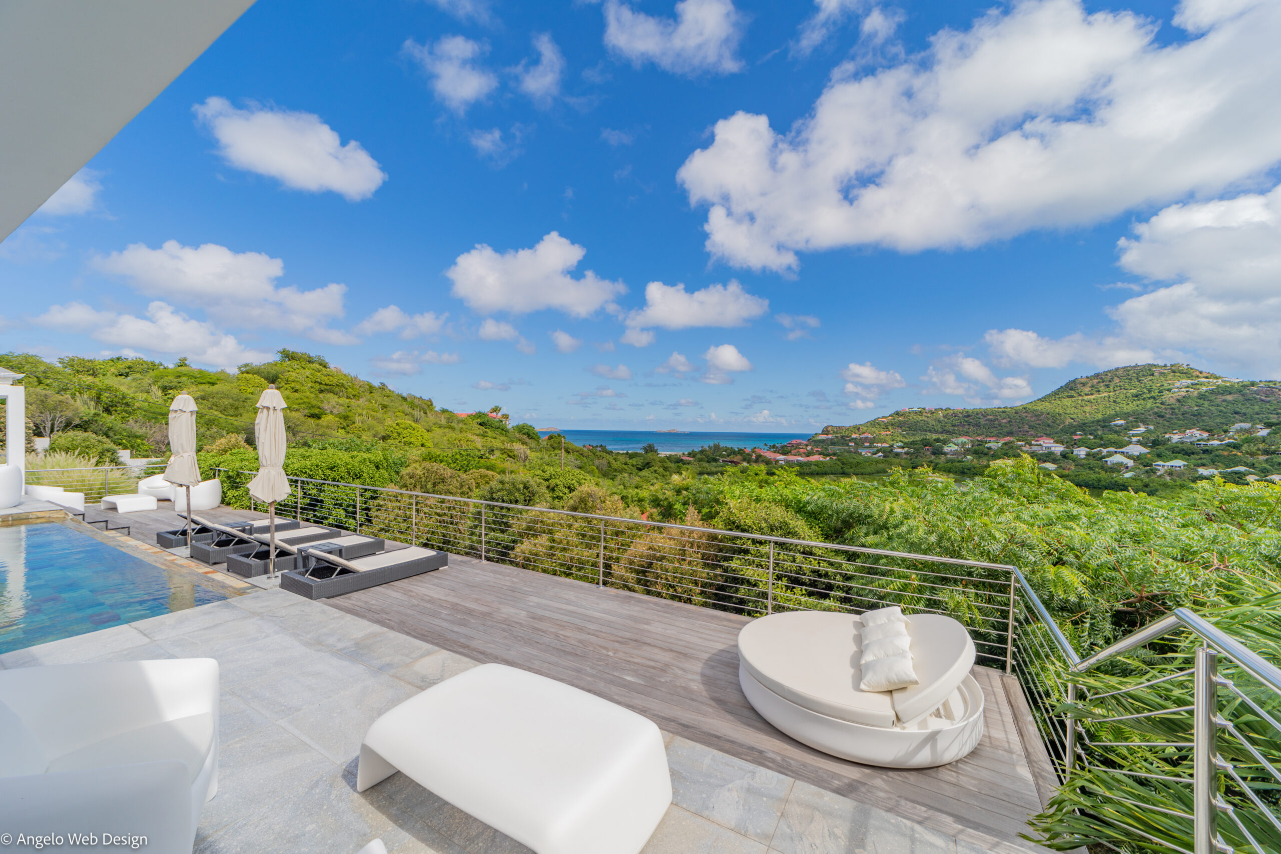 Smell - Aya in St. Jean, St. Barthélemy