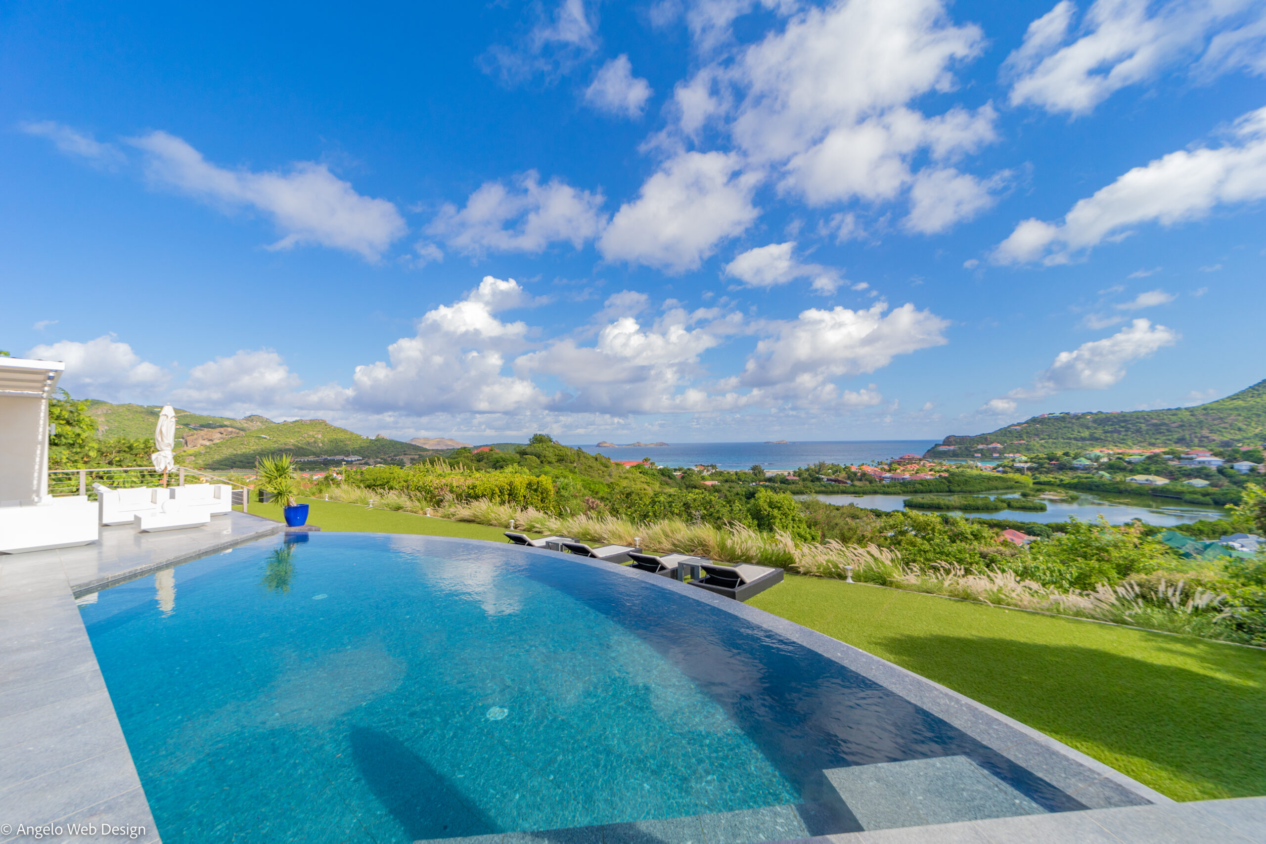 Touch - Ivy in St. Jean, St. Barthélemy