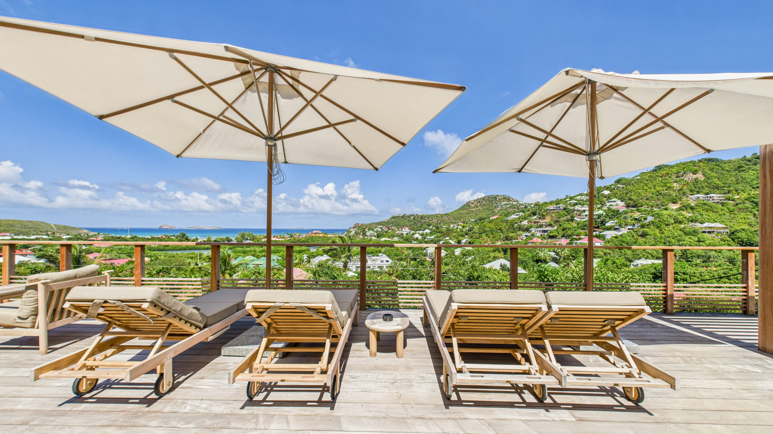 Smell - Bonnie in St. Jean, St. Barthélemy