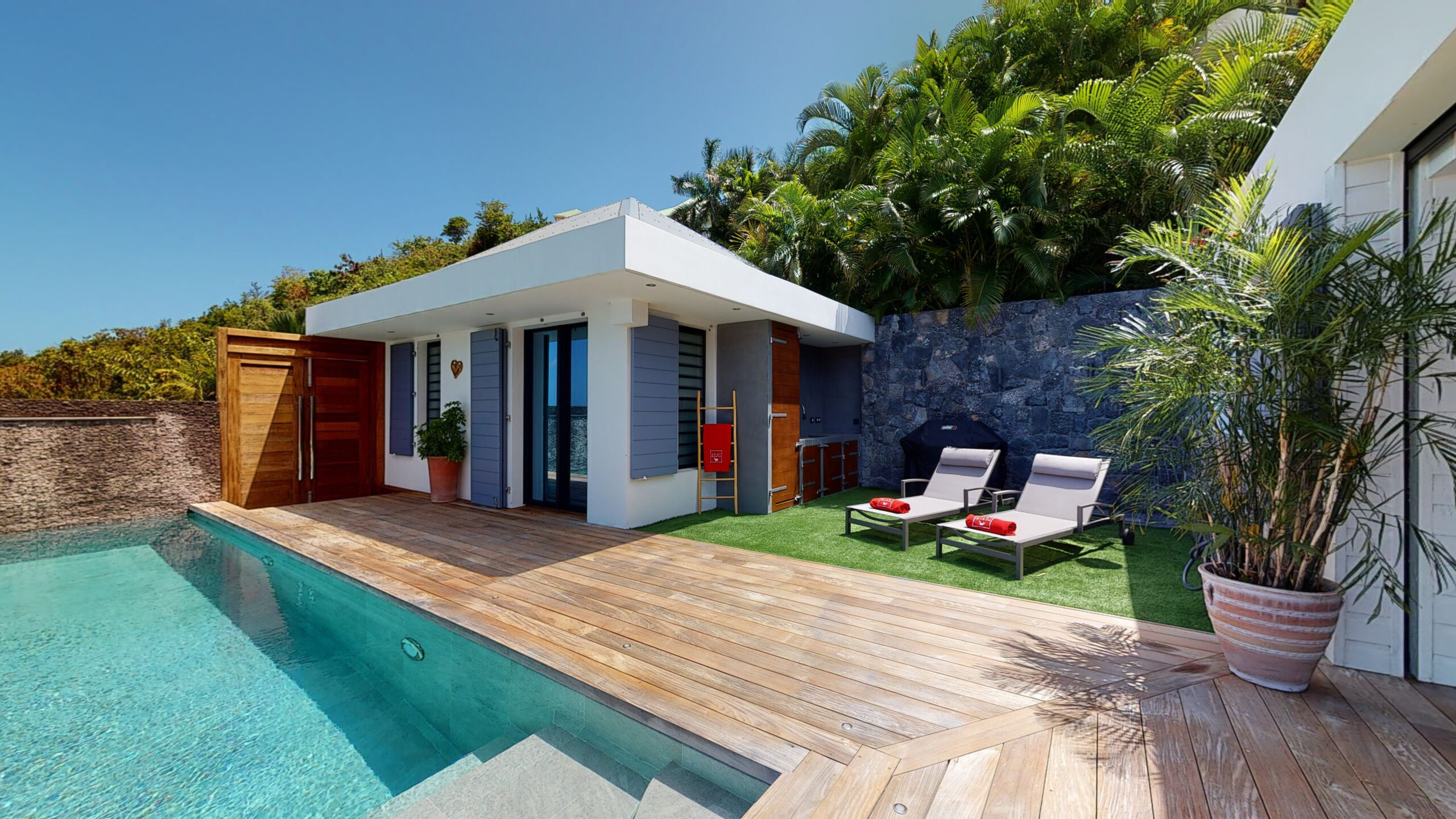 Hear - Fun &#038; Sun in St. Jean, St. Barthélemy