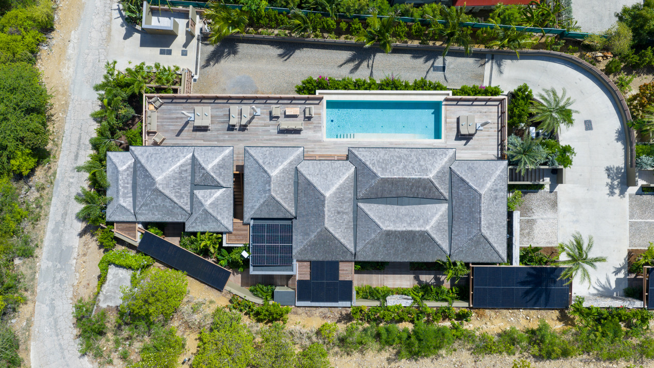 Smell - Clyde in St. Jean, St. Barthélemy