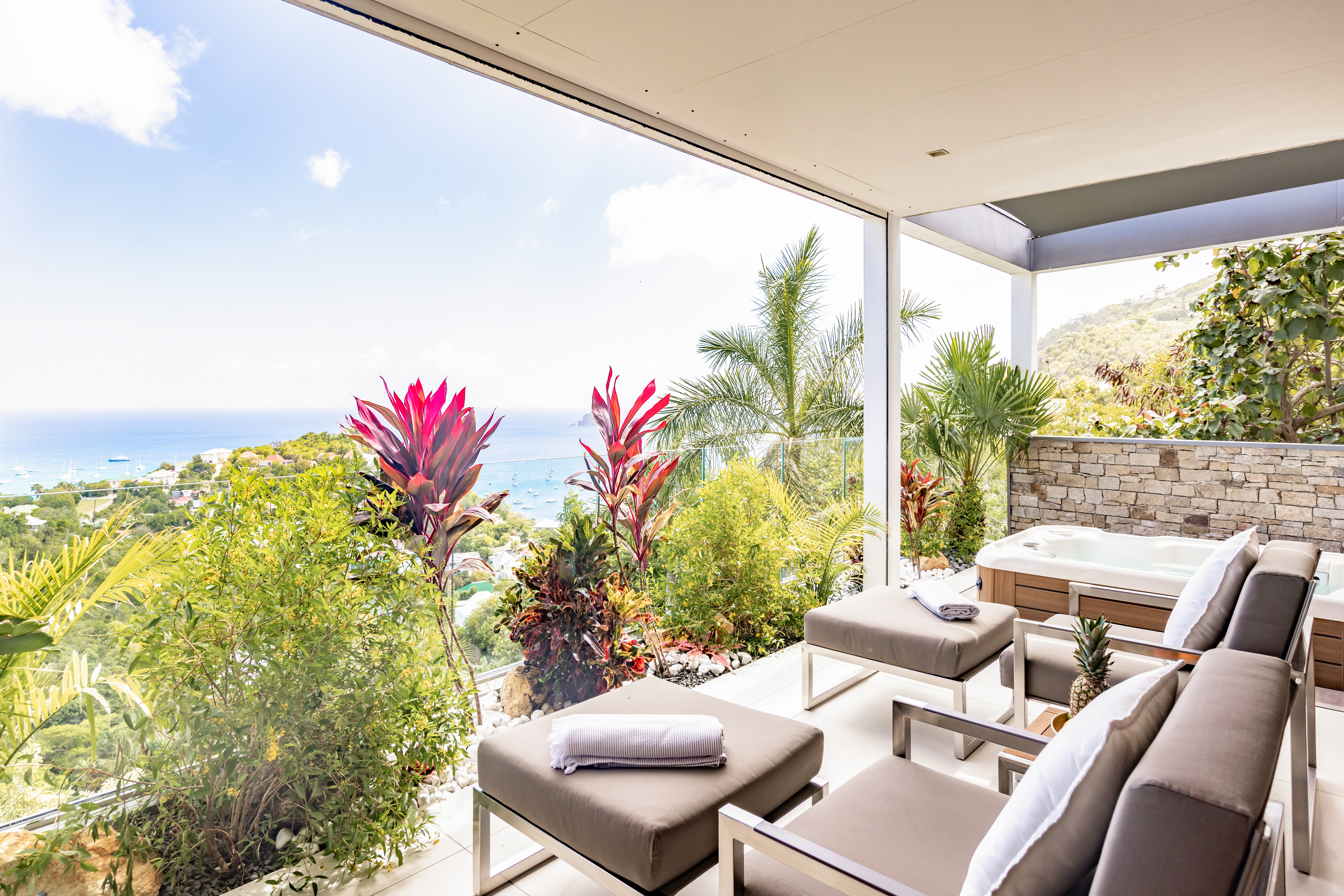 Hear - Lao in Corossol, St. Barthélemy