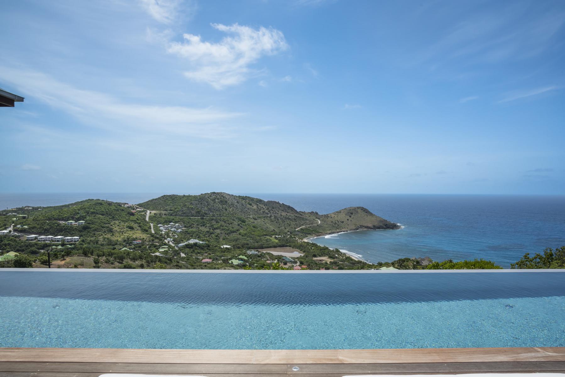Hear - la Danse du Soleil in Deve, St. Barthélemy