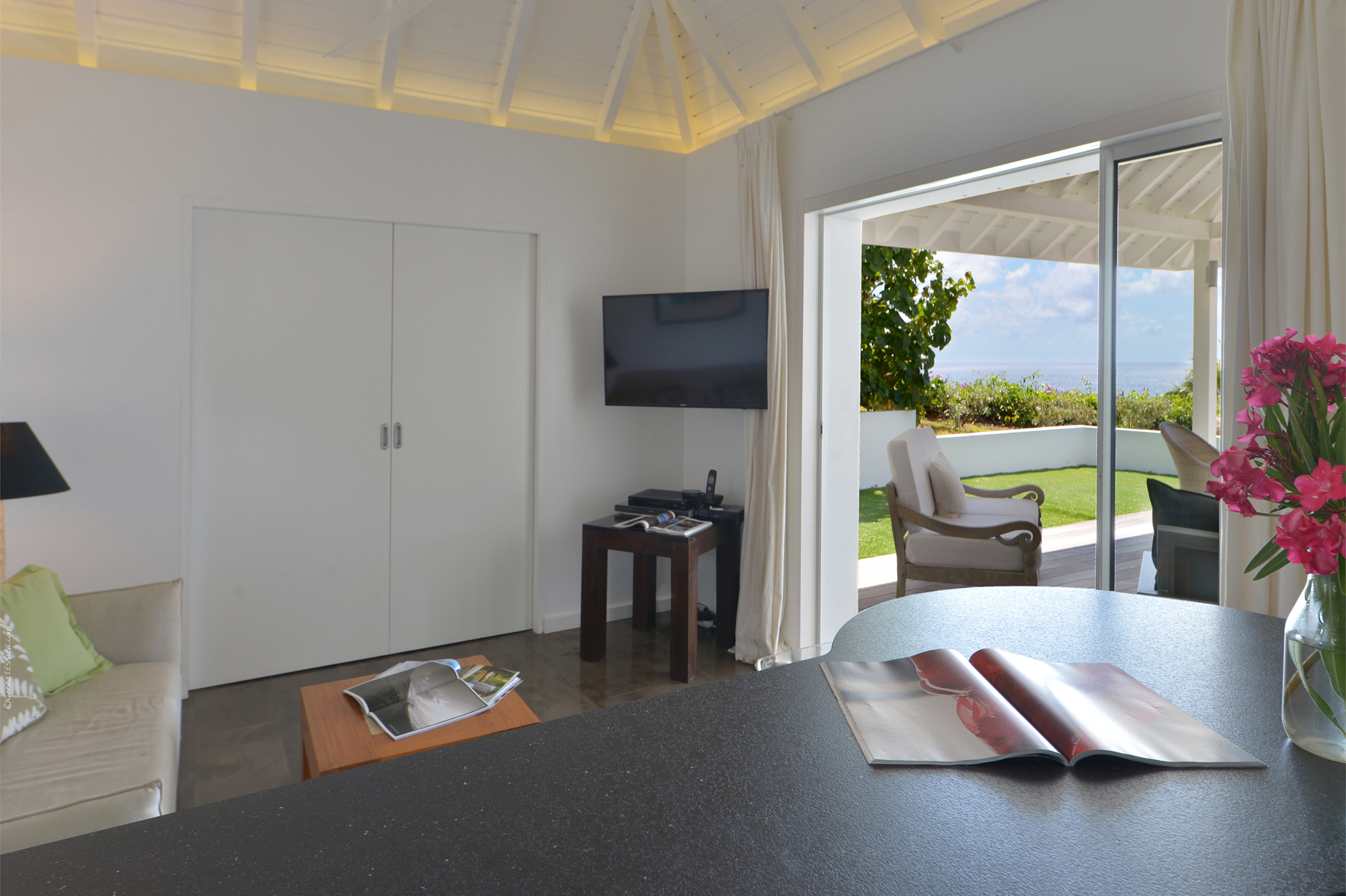 Smell - Alphane in Mont Jean, St. Barthélemy