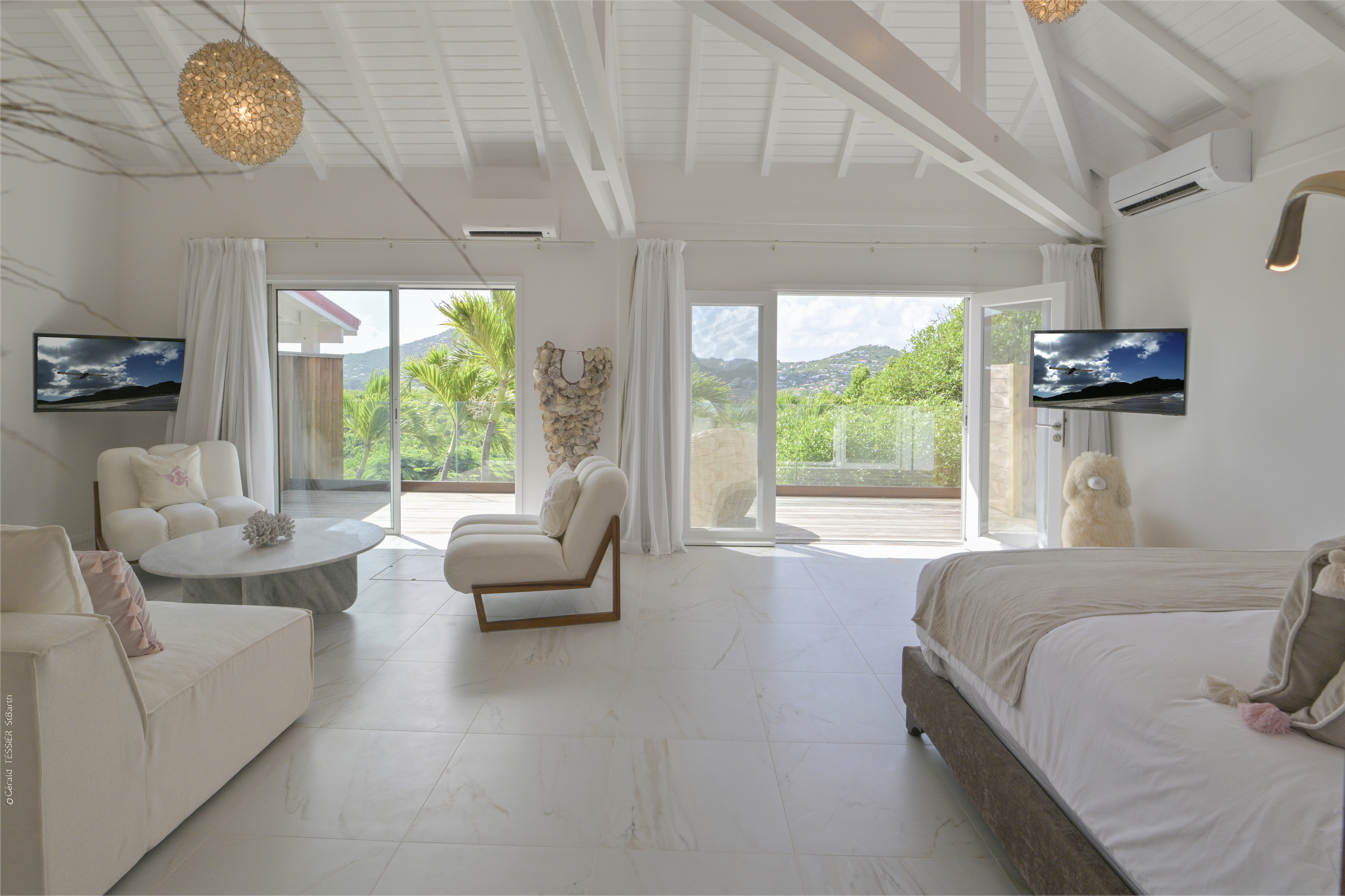 Feel - Coeur de Pirate in Anse des Cayes, St. Barthélemy