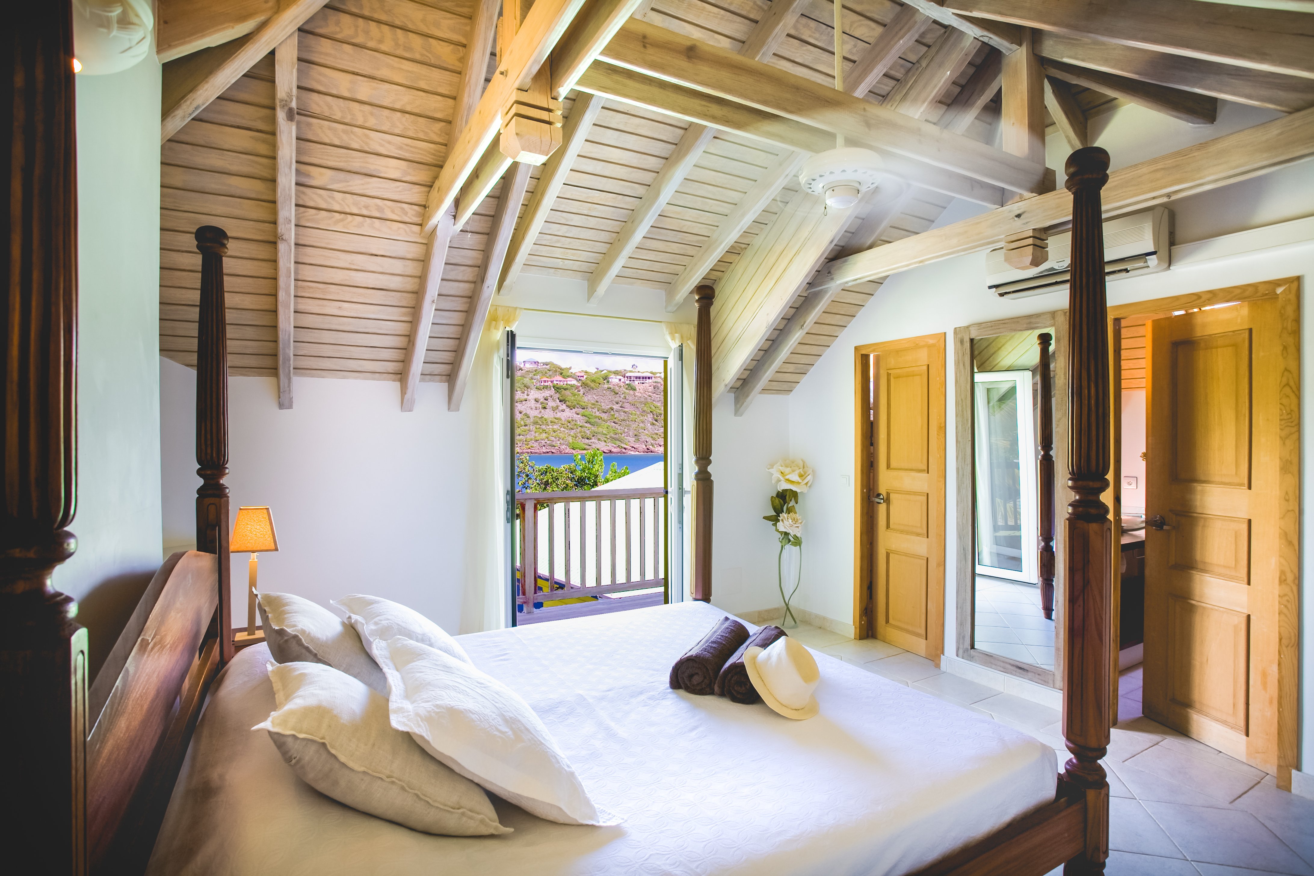 Hear - Lo d&#8217;Amour in Marigot, St. Barthélemy