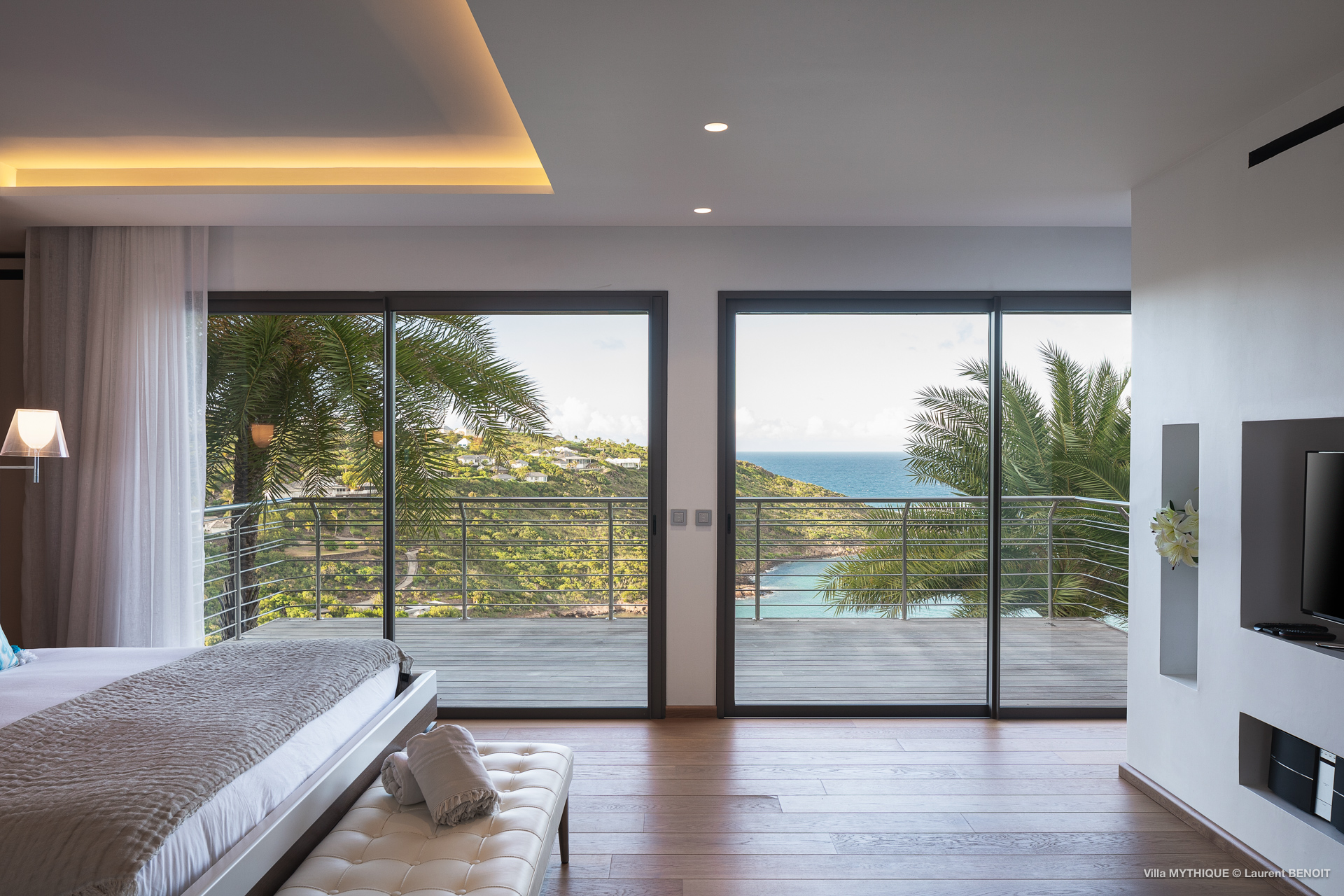 Smell - Mythique in Marigot, St. Barthélemy