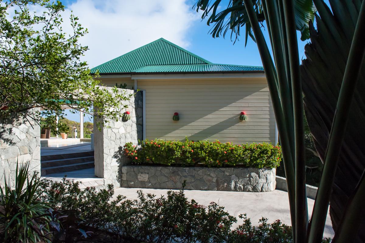 Smell - Florence in Marigot, St. Barthélemy