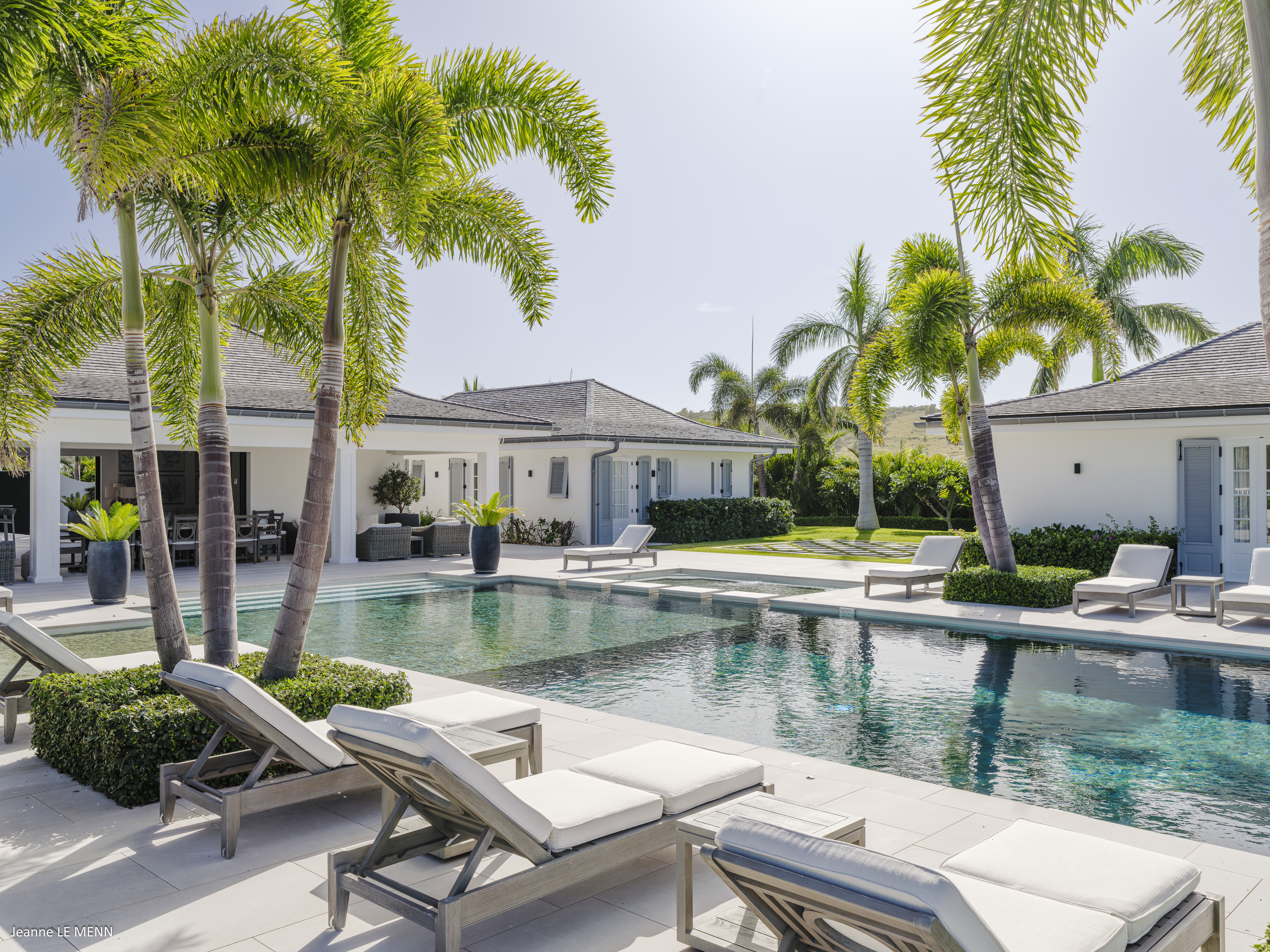 Smell - Antares in Mont Jean, St. Barthélemy