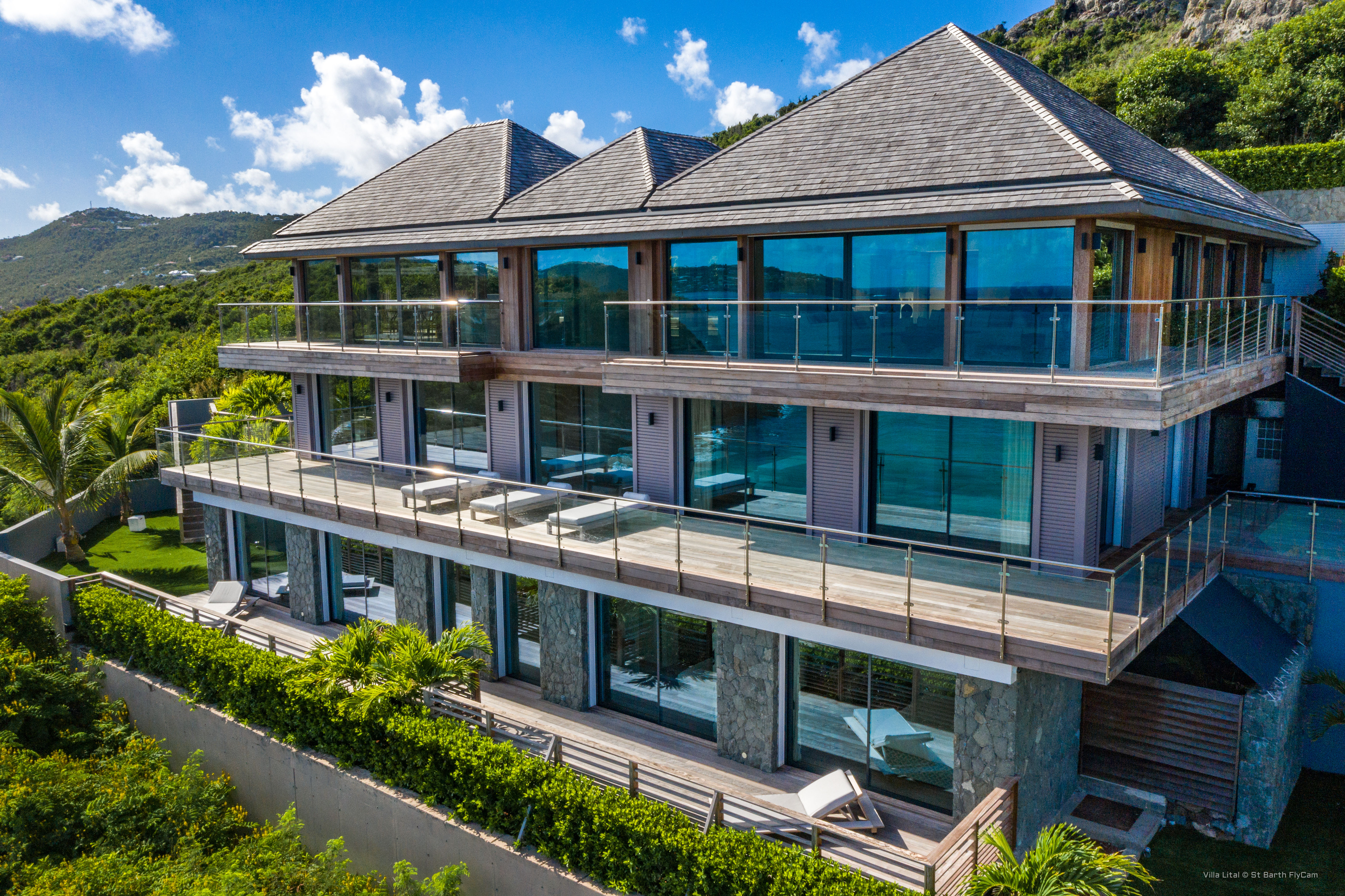 See - Firefly in Anse des Cayes, St. Barthélemy