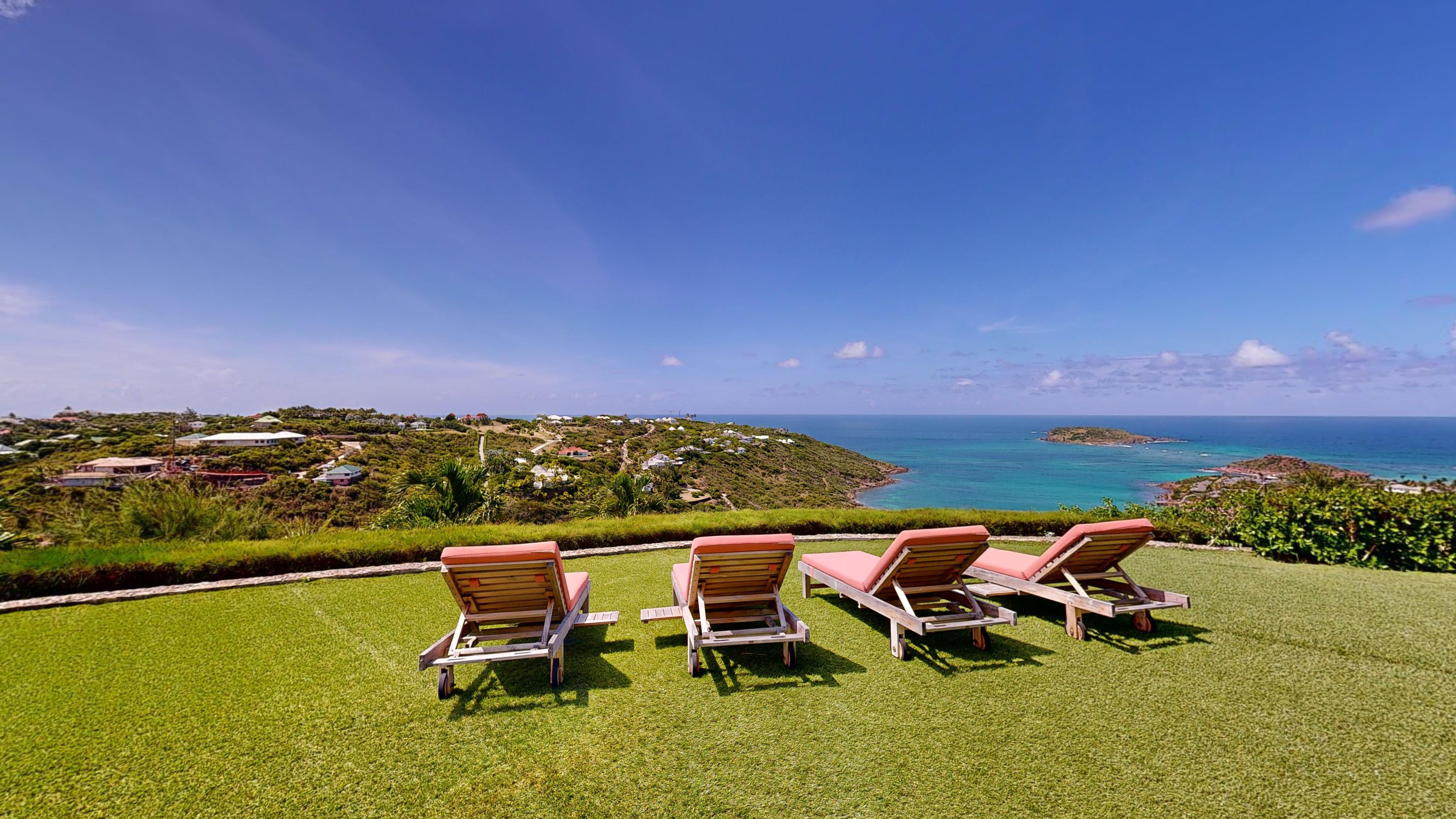 Smell - Mustique in Marigot, St. Barthélemy